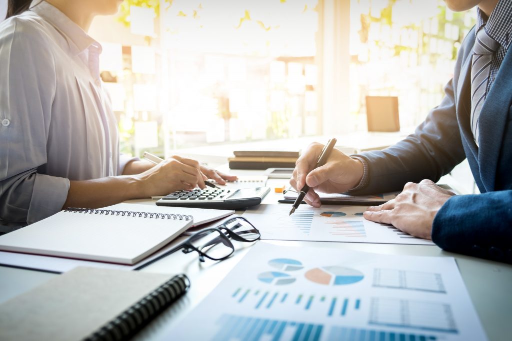 This image has an empty alt attribute; its file name is business-man-financial-inspector-secretary-making-report-calculating-checking-balance-internal-revenue-service-inspector-checking-document-audit-concept-1024x683.jpg